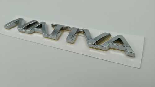 Mitsubishi Nativa Emblema Foto 3