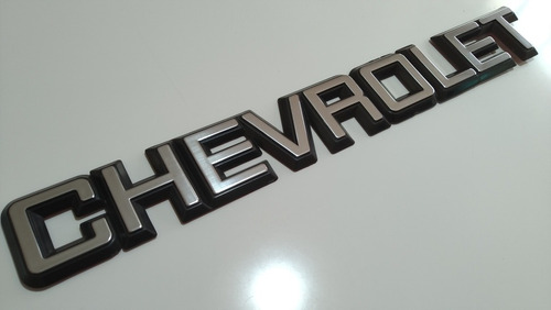 Chevrolet Luv Emblema  Foto 6