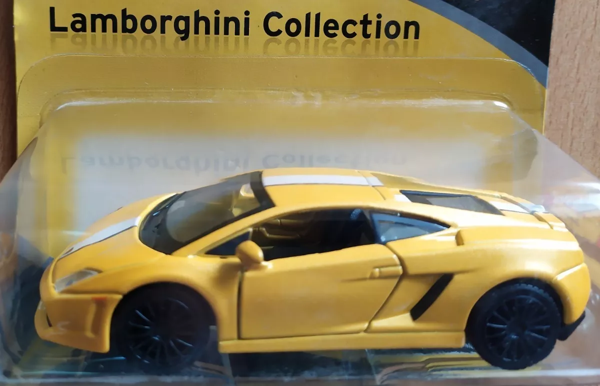 Carro De Colección Lamborghini A Escala