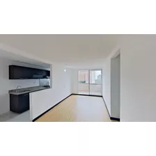 Apartamento En Loma De Los Bernal, Belen, Medellin, Cerca Del Centro Comercial Arkadia,