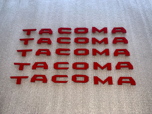 Letras Logotipo Guantera Toyota Tacoma 2016 - 2023 Foto 6