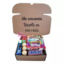Caja De Dulces Y Chocolates Del Día Del Amor Y La Amistad