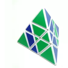 Cubo Magico Rubik Piramide Tower 3x3x3 Fondo Blanco Ingenio