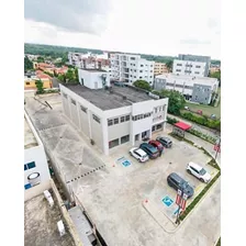 Edificio Comercial En La Avenida Republica De Colombia