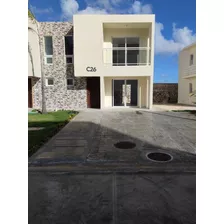 Villa De 2 Niveles En Crisfer Punta Cana Con 3 Habitaciones. Área Social Con Piscina, Gimnasio, Seguridad 24/7, Juegos Infantiles, 