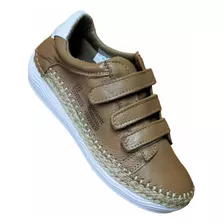 Tenis Urbano Artesanal De Piel Suave En Camel. Lobo Solo