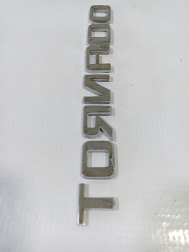Emblema Letras Tapa Batea Chevrolet Tornado 11-20 Original Foto 5
