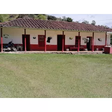 Hermosa Casa Finca Tradicional En El Sector El Crucero De San Vicente.