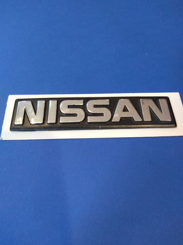 Emblema Lateral O Trasero De Auto Nissan Med 12cm X 3cm  Foto 5