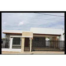 Vendo Casa En La Av. 27 De Febrero En Santiago De Los Caballeros Después Del Dorado, República Dominicana