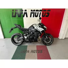 Kawasaki Z900 2022 / 2.000km 