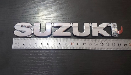 Logo Suzuki Letras Insignia Emblema Cromadas Foto 2