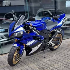 Yamaha R1 