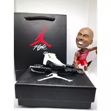 Llavero 3d Tenis Retro Jordan 12 Taxi