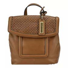 Bolsa Tipo Backpack Perry Ellis Con Interior Amplio Acabado De Los Herrajes Níquel Color Marrón Oscuro Correa De Hombro Marrón Oscuro Diseño De La Tela Liso