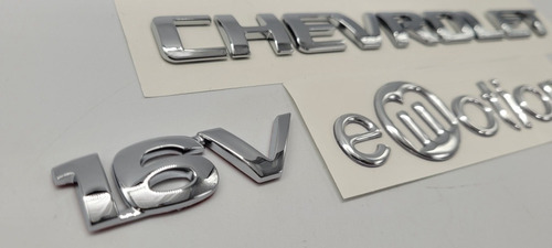 Chevrolet Aveo Emotion Emblemas Foto 5