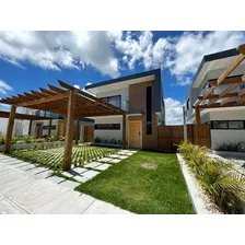 Villa En Venta En Brisas De Punta Cana, 3 Habitaciones, List