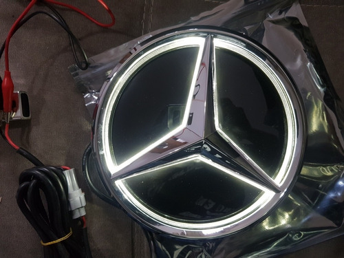 Emblema Led Parrilla Mercedes Benz Amg Clase C Cla A E 2020 Foto 3