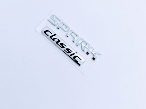 Emblema Chevrolet Spark Classic Letra Foto 2