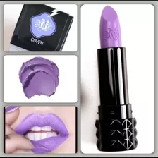 Kat Von D Studded Kiss Lipstick Coven Labial Lila