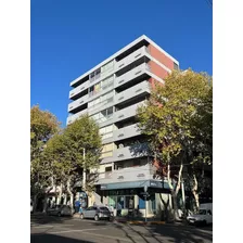 Apartamento En Alquiler De 3 Dormitorios En Centro (ref: Iea-1738)