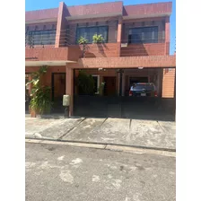 Cr Vende Twonhouse Urb Prebo, Res Anamariela. Calle Cerrada