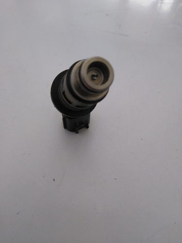 Inyector Gasolina Nissan Tsuru 97-2007 1.6lts Usado 15904 Foto 2