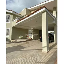 Venta De Casa Quinta Con 3 Niveles En Urbanización Los Saltos, Puerto Ordaz, Ciudad Guayana, Bolívar