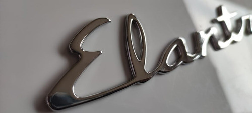 Hyundai Elantra Emblema Cinta 3m Foto 4