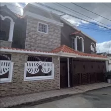 Tremenda Casa De 3 Niveles En San Isidro Prado Oriental