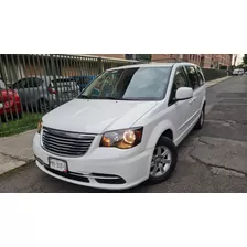 Chrysler Town And Country Lx 2012