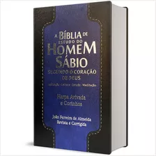 Bíblia De Estudo Do Homem Sabio Segundo O Coração De Deus Azul E Preto, De Diversos Cooperadores. Editora Cpp Em Português