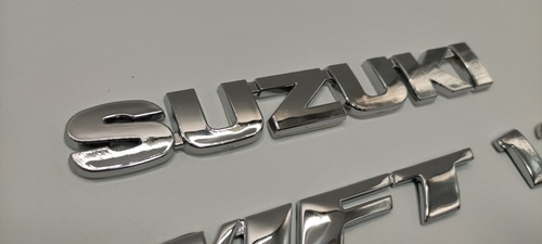 Suzuki Swift 1.3 Emblemas  Foto 4