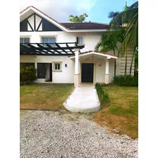 Punta Cana Village-alquilo Casa Duplex De 3 Hab + Serv