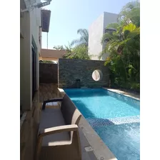 Villa Tipo Townhouse En Juan Dolió, Guabaverry $ 325,000 