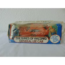 Carro General Lee + Bonecos Dukes Of Hazzard Os Gatoes Mego 