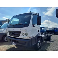 Mb Accelo 1016 (2013) 4x2 - Chassis