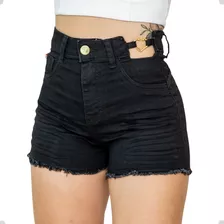 Short Preto Coração Vazado No Cós