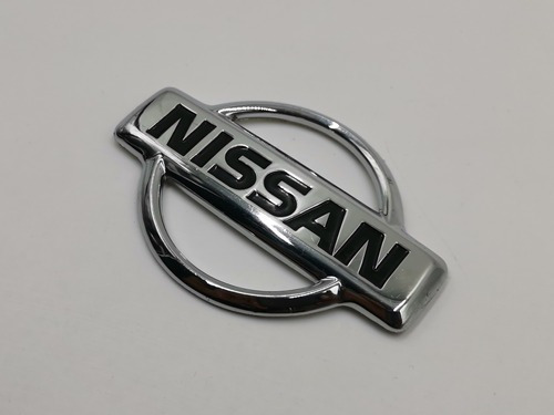 Emblema De Cofre Nissan D21 Genrico Foto 3