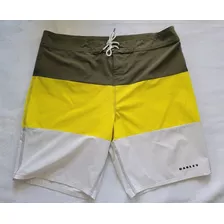 Pantalón Corto De Playa Oakley Color Verde Amarillo Y Blanco