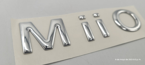 Nissan Tiida Miio Emblema  Foto 5