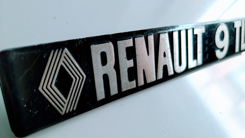 Renault 9 Tl Emblema  Foto 4