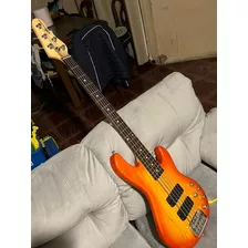 Bajo Eléctrico G&l Tribute Modelo M2500 5 Cuerdas