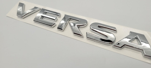 Nissan Versa Emblema  Foto 4