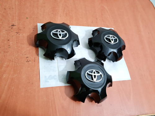 3 Tapones Centros De Rin Originales Toyota Tacoma 20/23 Uso Foto 4