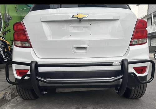 Bumper Tracero De Chevrolet Trax Marca Over Foto 2