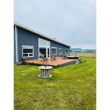 Hermosa Casa Con Gran Terreno De 5000 M2 En Puerto Natales