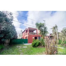 Casa De 3 Dormitorios Y Barbacoa En La Barra De Punta Del Este, El Tesoro. 