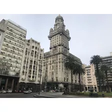 Venta En Palacio Salvo Monoambiente Amplio Reciclado Con Vista Hacia Plaza Independencia