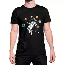 Camiseta Basica Astronauta Flutuando Planetas Espaço Estrela